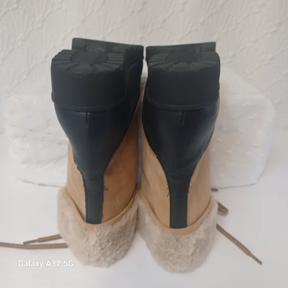 JBU Women Size 10 Tan and Black Winter Boots - Picture 10 of 12